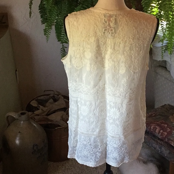 EUC Johnny Was Embroidered Sleeveless Top - Picture 4 of 6